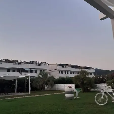 Aparthotel Gardenbeach *